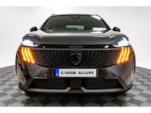 Peugeot 5008 E-Allure 73kWh 210HP - 7 Seats, Up to - Image 2
