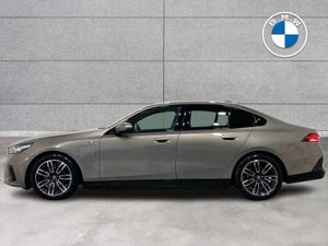 BMW 5 Series 530e M Sport Saloon - Image 4