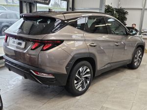 211 HYUNDAI TUCSON EXECUTIVE - Image 2