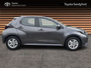 Toyota Yaris HYBRID LUNA // REAR CAMERA // TOYOTA - Image 3