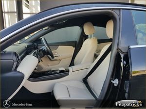 Mercedes-Benz CLA CLA180 Coup A/T Style - Image 4