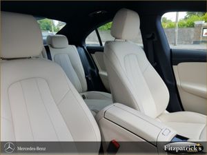 Mercedes-Benz CLA CLA180 Coup A/T Progressive - Image 4