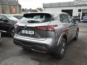 Nissan Qashqai 1.3 PET MILD HYBRID SV CVT - Image 4