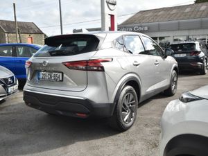 Nissan Qashqai 1.3 PET MILD HYBRID SV CVT - Image 4