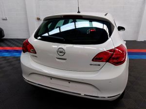OPEL ASTRA 1,6 CDTI EXCITE (VERY LOW MILES} - Image 3