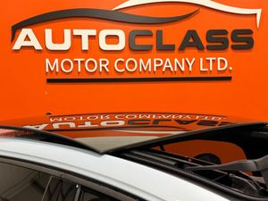 Volkswagen Golf GTI CLUBSPORT TSI DSG - Image 3