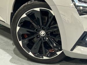 Skoda Superb 1.4 Sportline Plus IV Phev 218BHP - Image 3