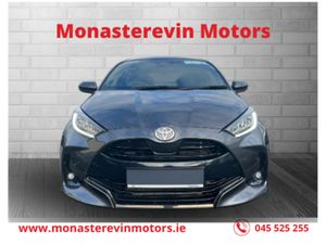 Toyota Yaris HYBRID PLATINUM - Image 2