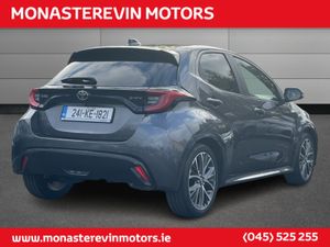 Toyota Yaris HYBRID PLATINUM - Image 4