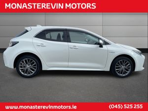 Toyota Corolla HYBRID SOL 4DR AUTO - Image 3