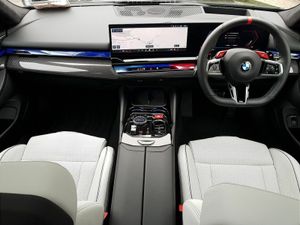 BMW M5 Ultimate Pack Touring - Image 4