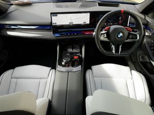 BMW M5 Saloon - Image 4