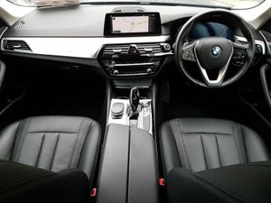 BMW 5-Series 520d SE - Image 4