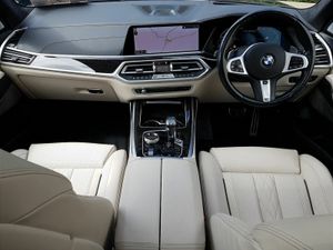 BMW X7 M50d - Image 4