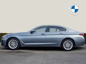 BMW 5-Series 520d xDrive SE - Image 3