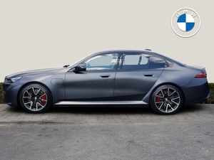 BMW M5 Saloon - Image 4
