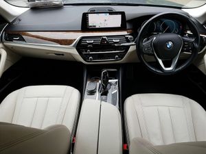 BMW 5-Series 520d SE - Image 4