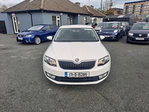 Skoda Octavia AMBITION 1.6 TDI 110HP DSG AUTO - Image 3