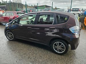 2013 Honda Fit Hybrid Automatic - Image 4