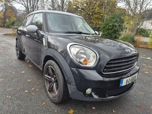 Absolutely Mint Mini Cooper 2011 - Image 3