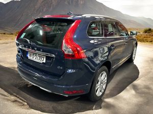 2014 Volvo XC60 D4 (181hp) FWD SE Lux Leather - Image 2