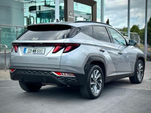 Hyundai Tucson 2WD Executive, Black Leather - Image 4