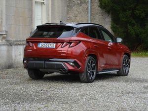 Hyundai Tucson Executive Phev N-Line 4WD side step - Image 3