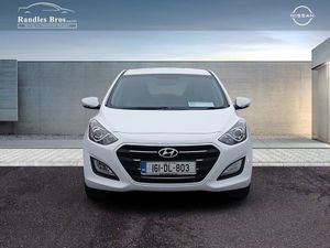 Hyundai i30 1.6 Diesel Deluxe Plus - Image 4