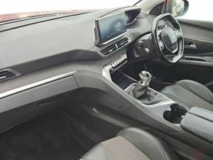 Peugeot 5008 1.5 BlueHDi 130bhp Allure - Image 4