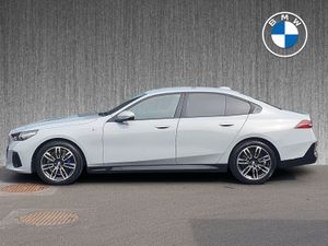 BMW 5 Series 520i M Sport Saloon - Image 4