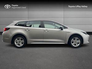 Toyota Corolla HYB 1.8 LUNA T TS 4DR AUTO - Image 3
