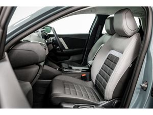 Citroen C4 PLUS 1.2 MHEV Auto 136HP - Image 4