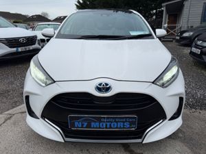 2023 Toyota Yaris 1.5 PLATINUM AUTO - Image 3