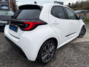 2023 Toyota Yaris 1.5 PLATINUM AUTO - Image 4