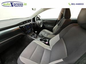 Toyota Auris 1.4d Terra - Image 4