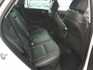 Hyundai Tucson 1.7 D Premium (Leather/Sunroof) - Image 4