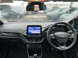 Ford Fiesta 1.1 75PS ZETEC - Image 3