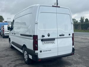 Renault Master 130BHP MWB EX VAT PRICE DISPLAYED - Image 4