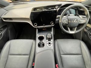 Lexus RZ 450e PREMIUM PAN ROOF - Image 2