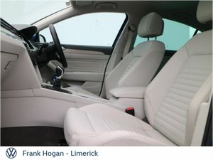 Volkswagen Passat 2.0 TDI 150HP R-Line + Sunroof + - Image 4
