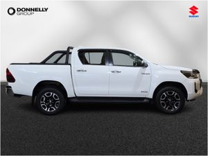 Toyota Hilux Diesel Invincible - Image 4