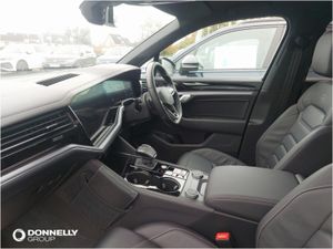 Volkswagen Touareg Diesel Estate Black Edition - Image 3