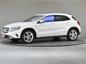Mercedes-Benz GLA GLA 180 **HALF LEATHER**REVERSE - Image 4