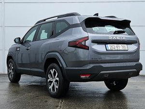 Dacia Bigster 1.8 L HEV 155 PS Expression - Image 4