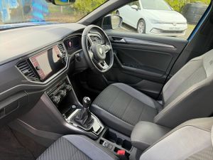 Volkswagen T-Roc R-LINE 1.5TSI 150HP MANUAL - Image 3