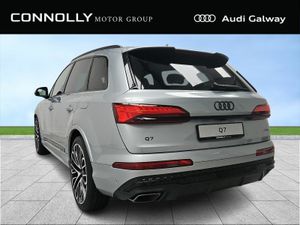 Audi Q7 COMPETITION TFSIe QUATTRO 360kW AUTO - Image 3