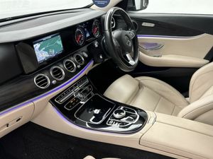 Mercedes-Benz E-Class E220D AVANTGARDE *BLACK FRID - Image 4