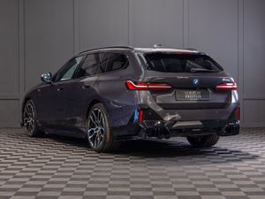 2025 BMW 5-Series 530e M-Sport - Image 4