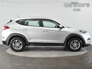 Hyundai Tucson 1.7 D Executive SE - Image 2