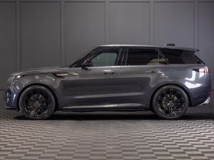 242 Range Rover Sport P460e Dynamic SE - Image 3